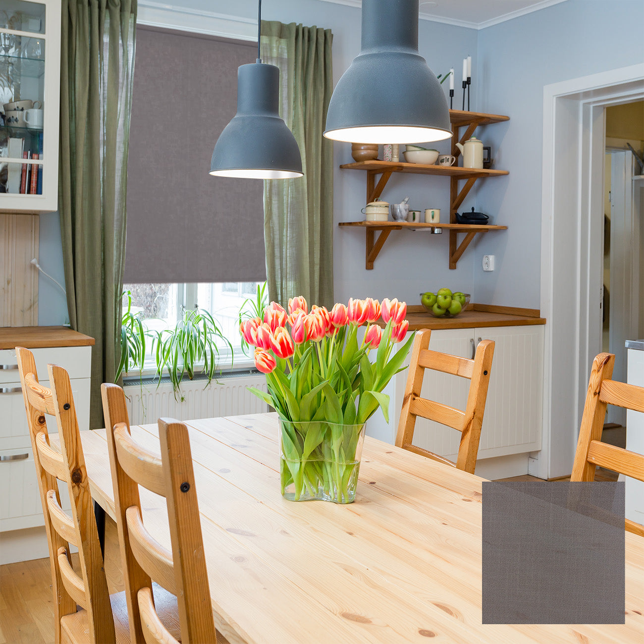 Skara 手動陽光面料捲簾 石墨深灰 (Graphite Shadow)