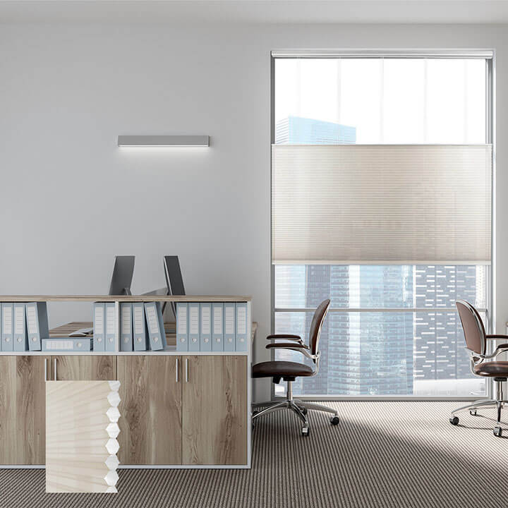 冬白手提上下開合紗蜂巢簾 (Winter White)